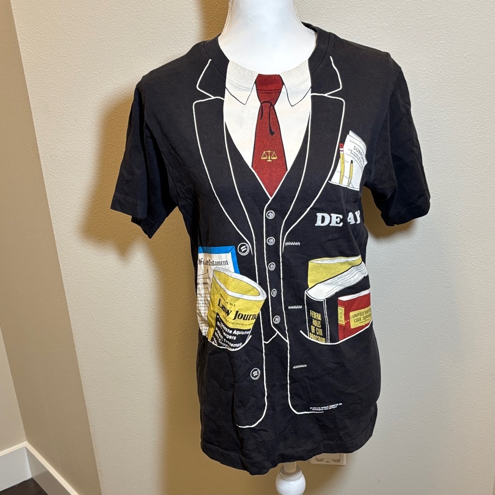 Vintage Fruit of the Loom Black Lawyer Novelty T-Shirt with Red Tie Print